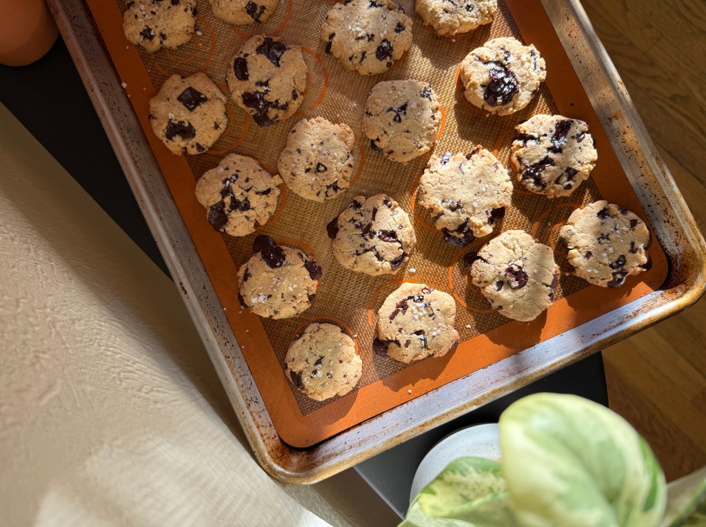 Gluten free almond flour chocolate chip cookies